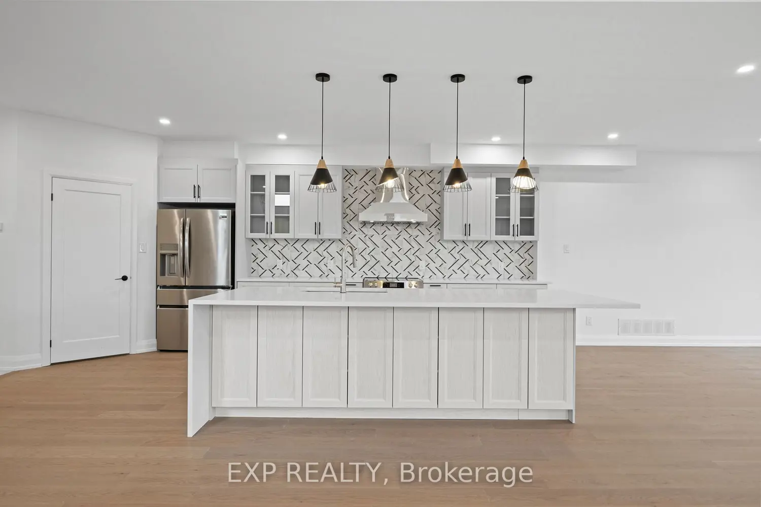 6819 Notre Dame Street photo 2