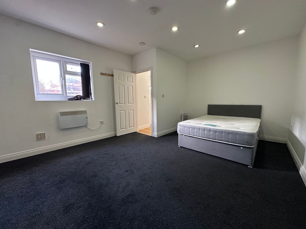 Additional image 16 of 3 bed flat to rentWestcotes Drive, Leicester LE3