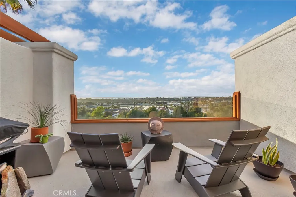 Additional image 5 of 128 Villa Point Dr, Newport Beach, CA 92660