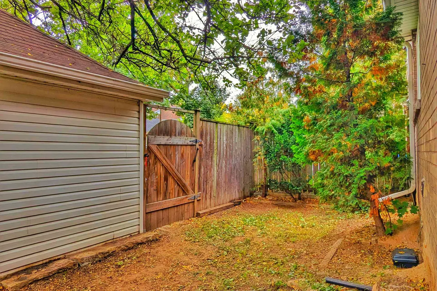 Additional image 12 of 25 Spadina Avenue