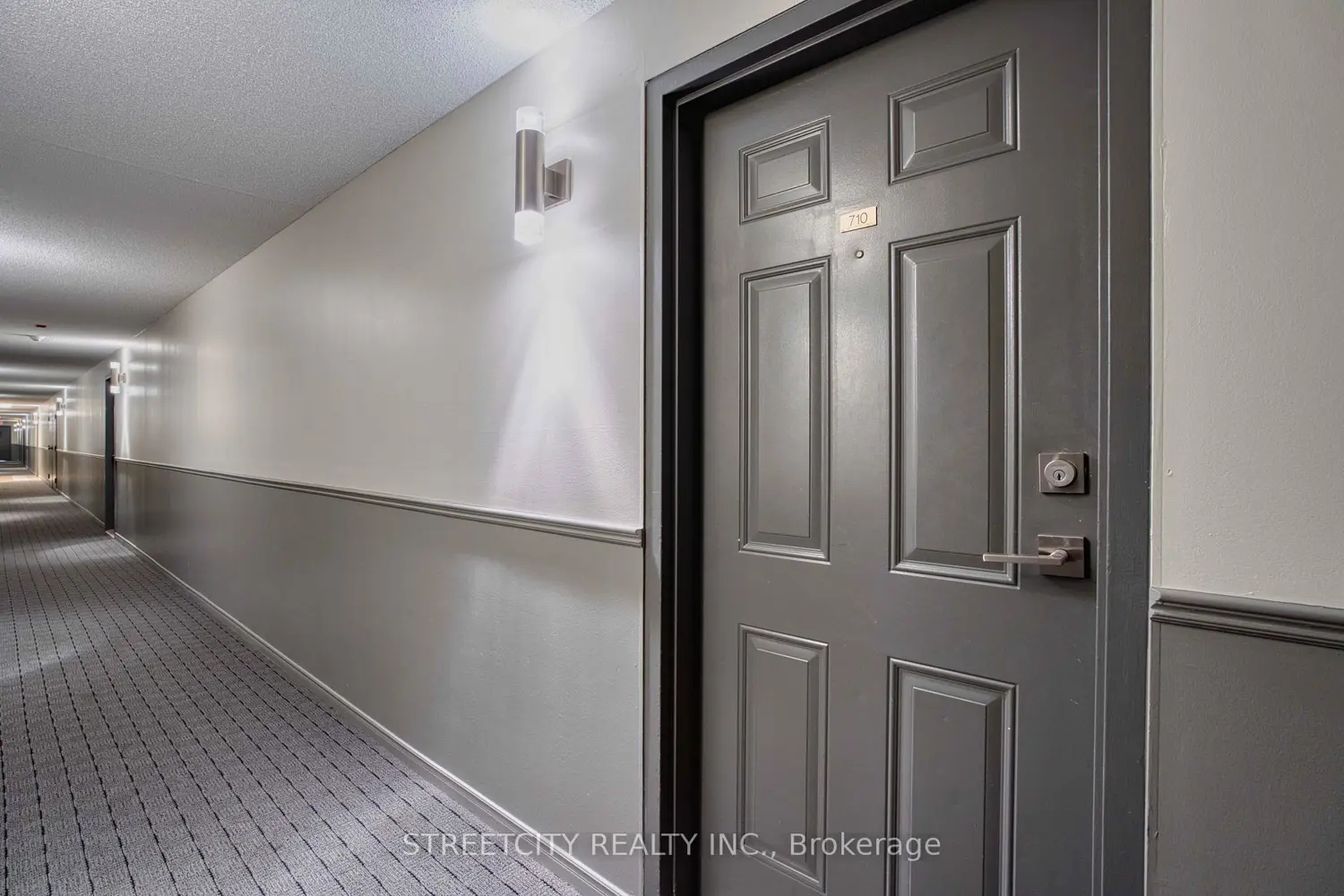 Additional image 3 of 30 Chapman Court 710