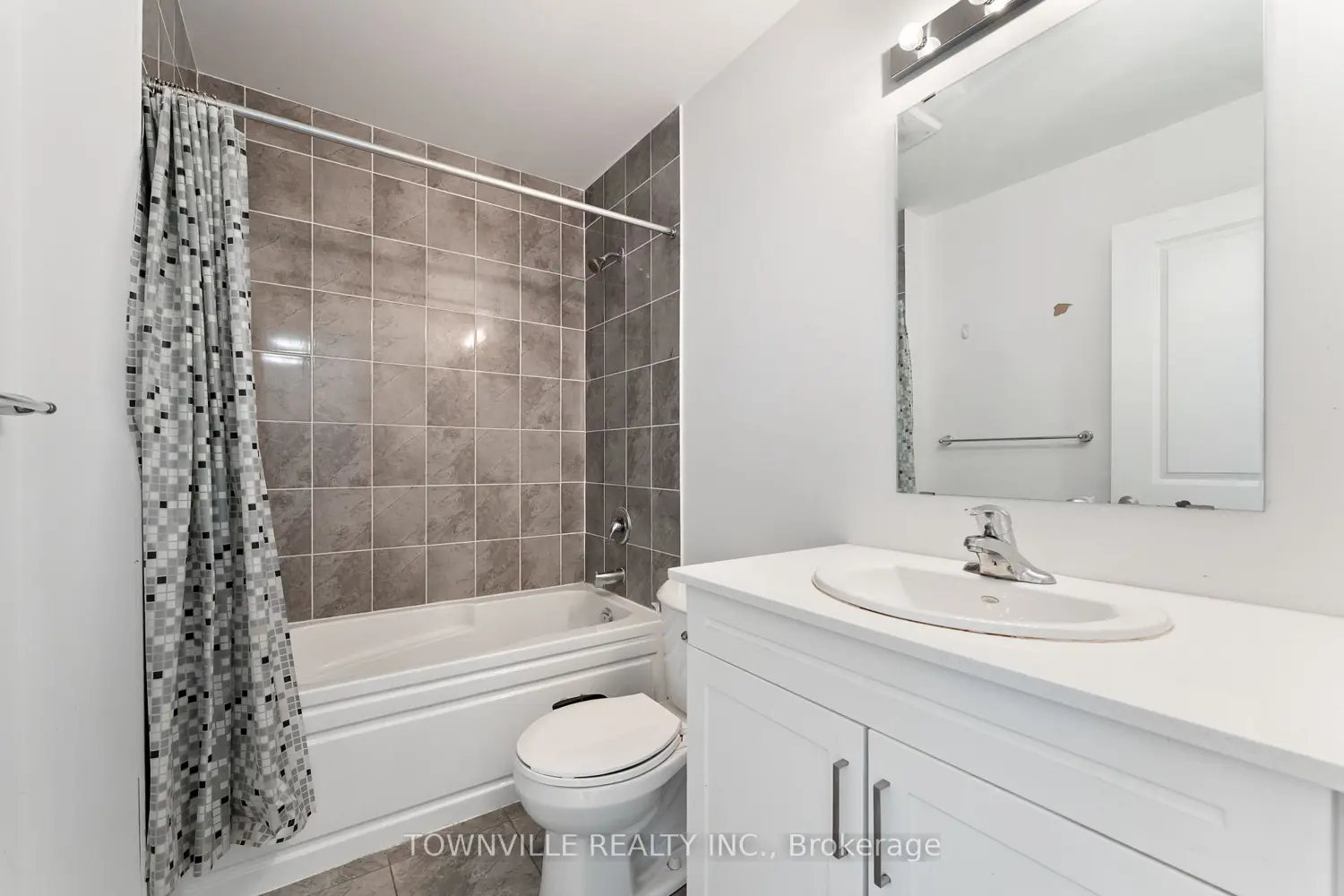 Additional image 9 of 35 Lincoln Drive