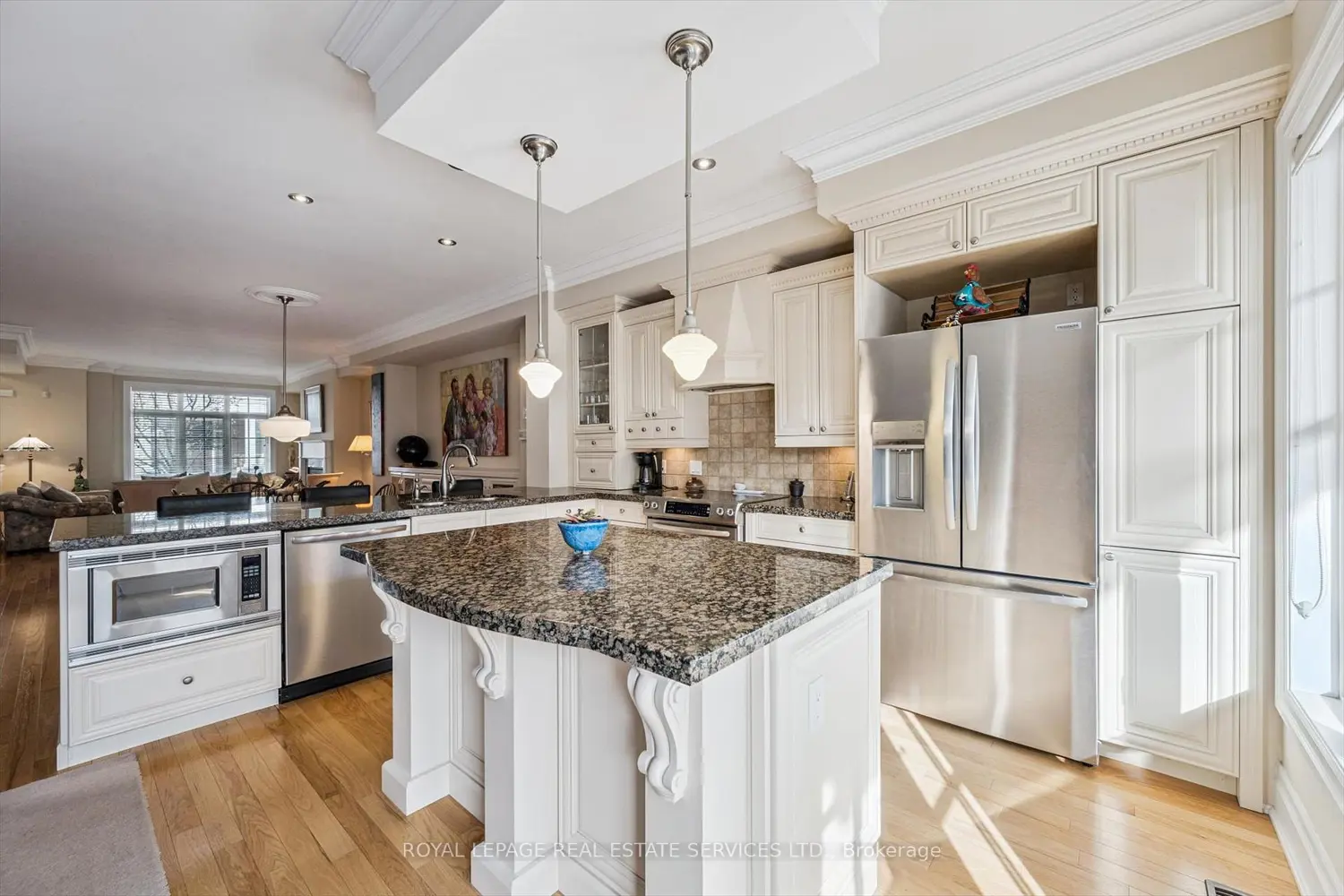 Additional image 8 of 2369 Ontario Street 26