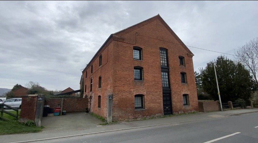 2 bed flat to rentFour Crosses, Llanymynech, Powys SY22