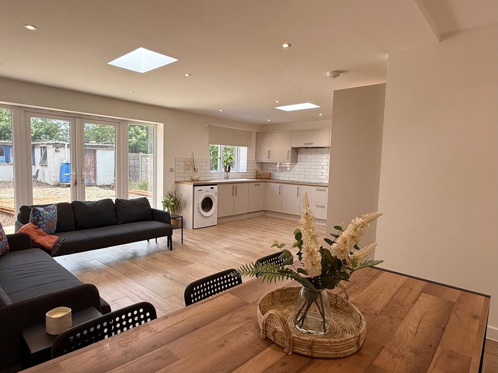 Additional image 2 of 6 bed semi-detached house to rentRanworth Road, Norwich NR5