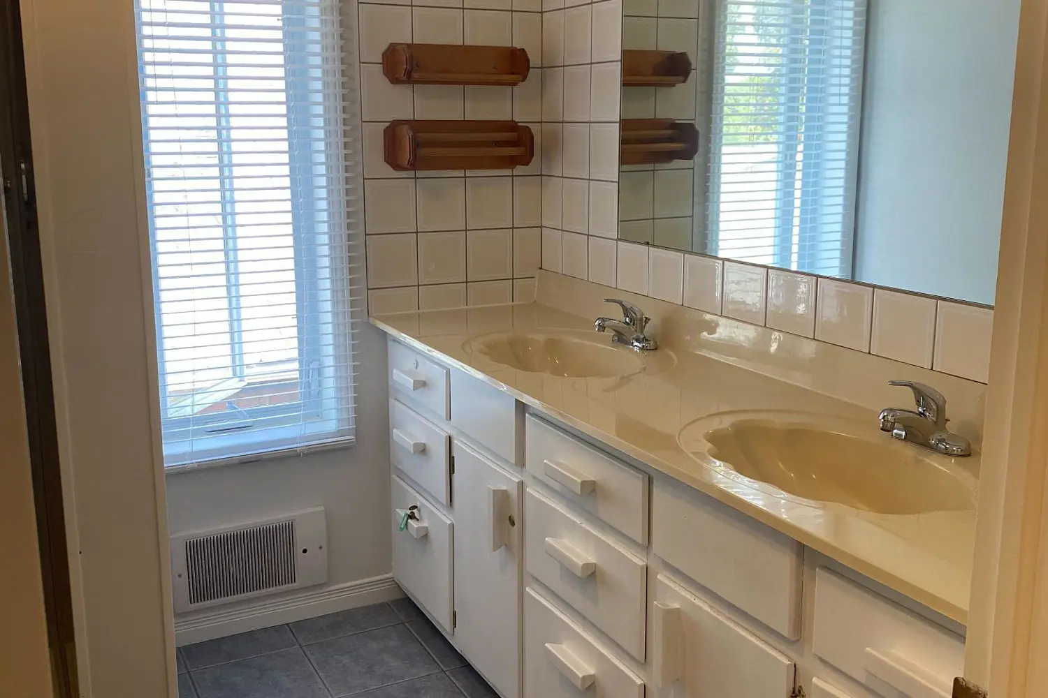 Additional image 15 of 612 Romaine Street