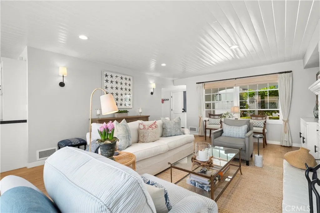 Additional image 8 of 213 Via Mentone, Newport Beach, CA 92663