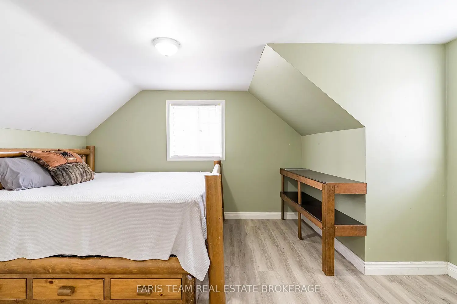 Additional image 13 of 7516 Island Crescent