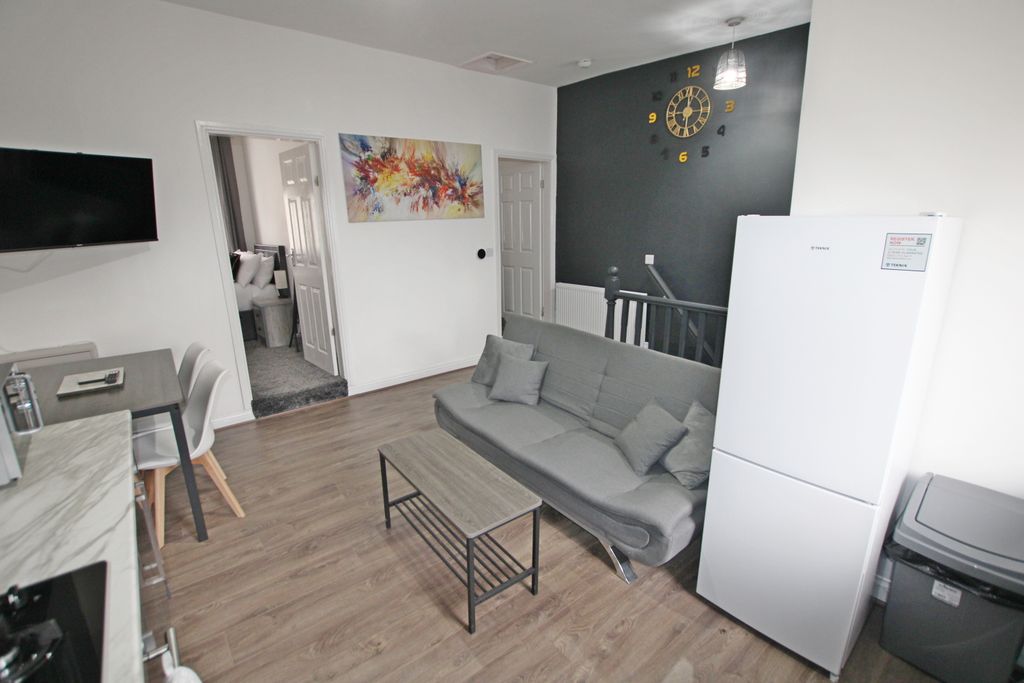 Additional image 4 of 2 bed flat to rentBarnes Street, Clayton Le Moors, Accrington BB5