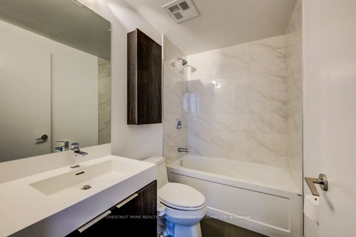 Additional image 7 of 3100 Keele Street 612