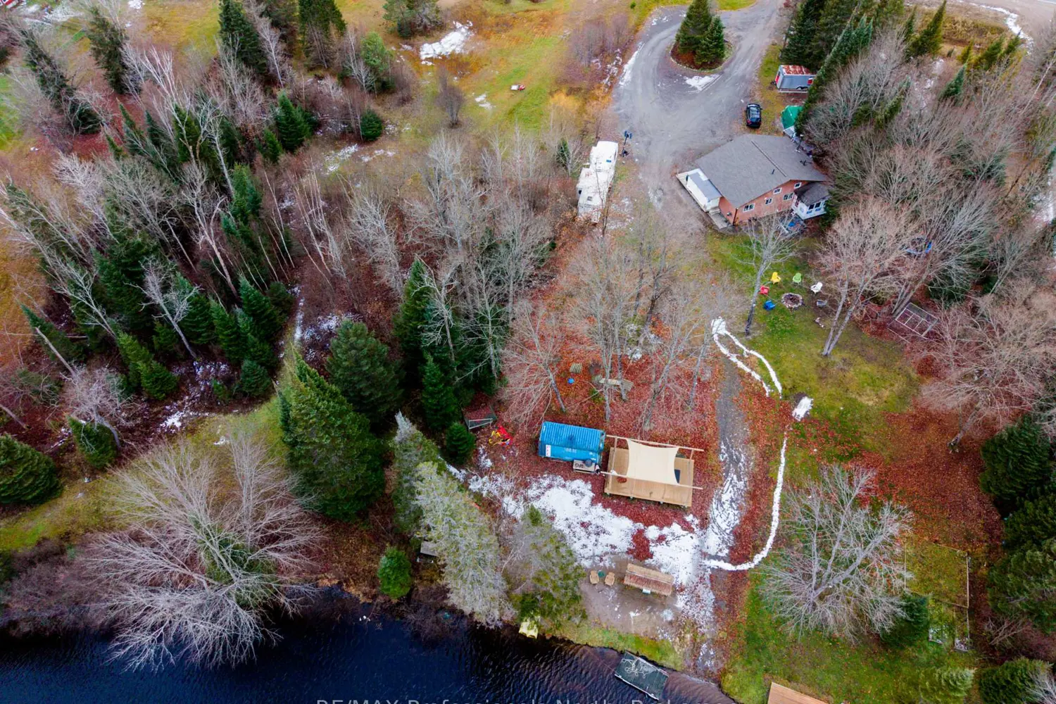 899 Katrine Road photo 2