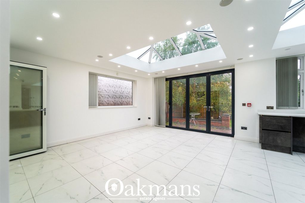 Additional image 8 of 6 bed detached house to rentYew Tree Lane, Solihull, West Midlands B91