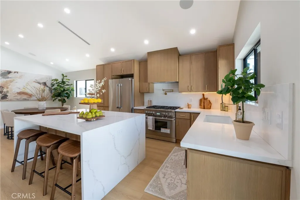 Additional image 5 of 17469 Bullock Street, Encino, CA 91316