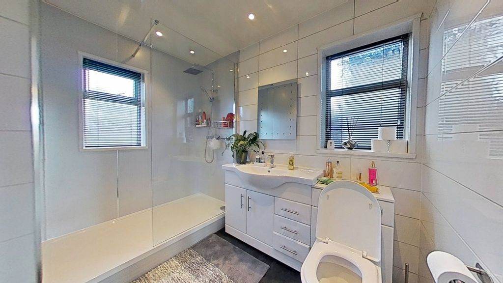 Additional image 5 of 3 bed semi-detached house to rentGreendykes Road, Dundee, Angus DD4