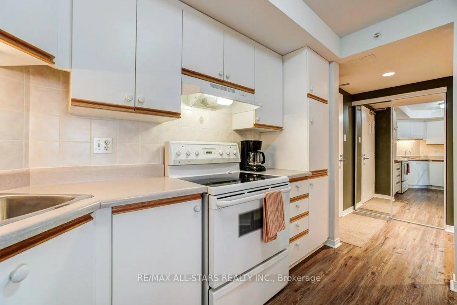 Additional image 5 of 8 Huron Street 303