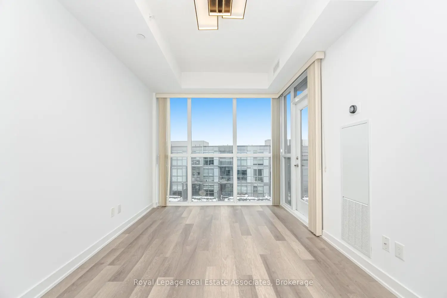 Additional image 6 of 5240 Dundas Street B401