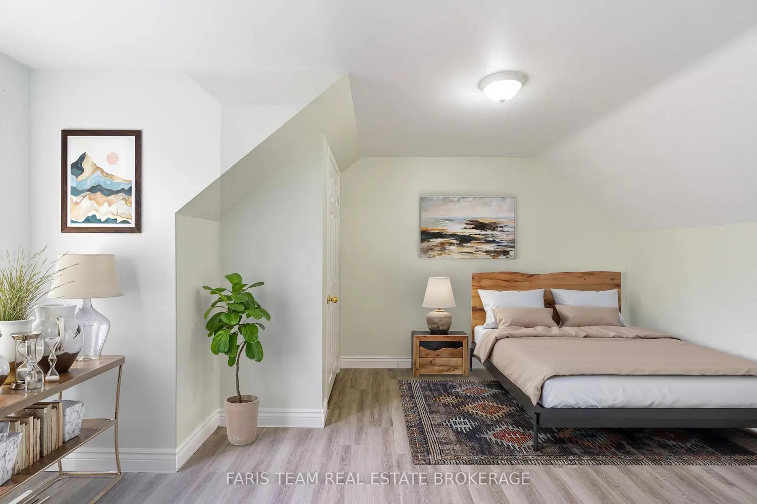 Additional image 14 of 7516 Island Crescent