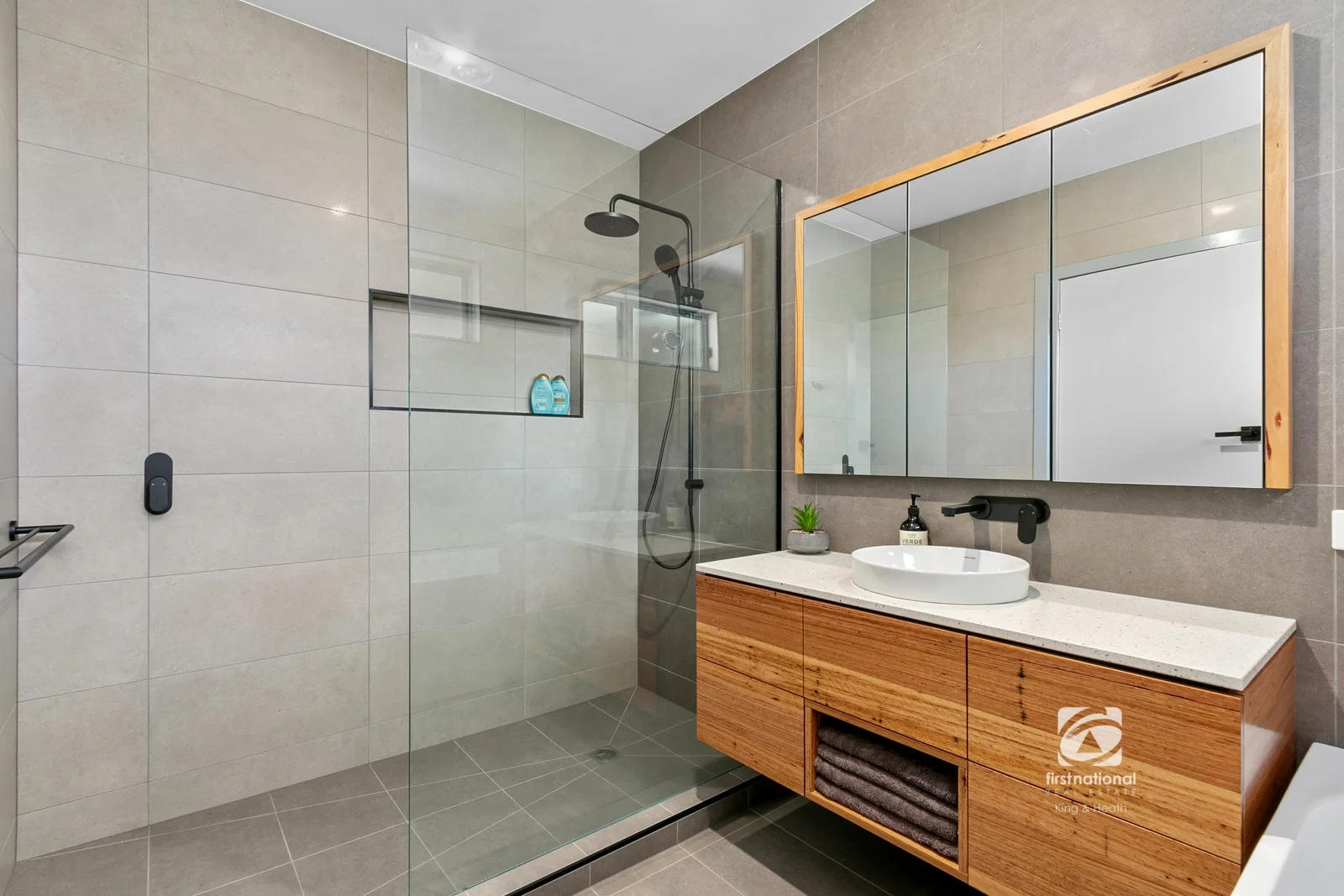 Additional image 15 of 121 Myer Street, Lakes Entrance VIC 3909