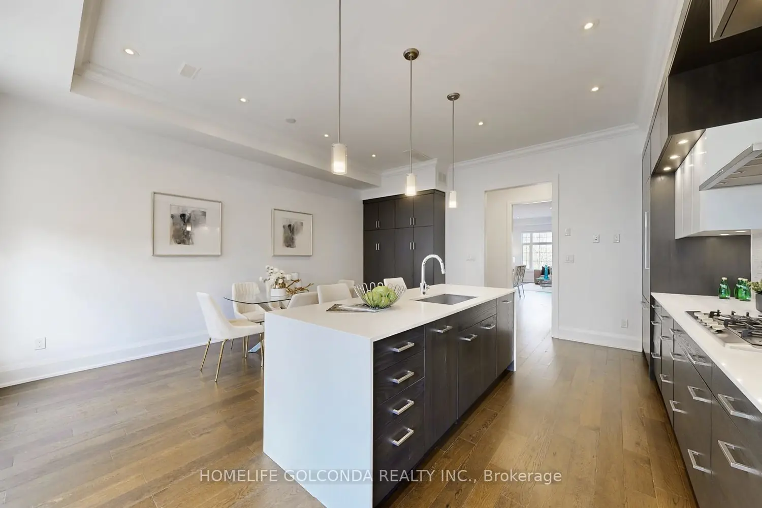 Additional image 7 of 2466B Bayview Avenue