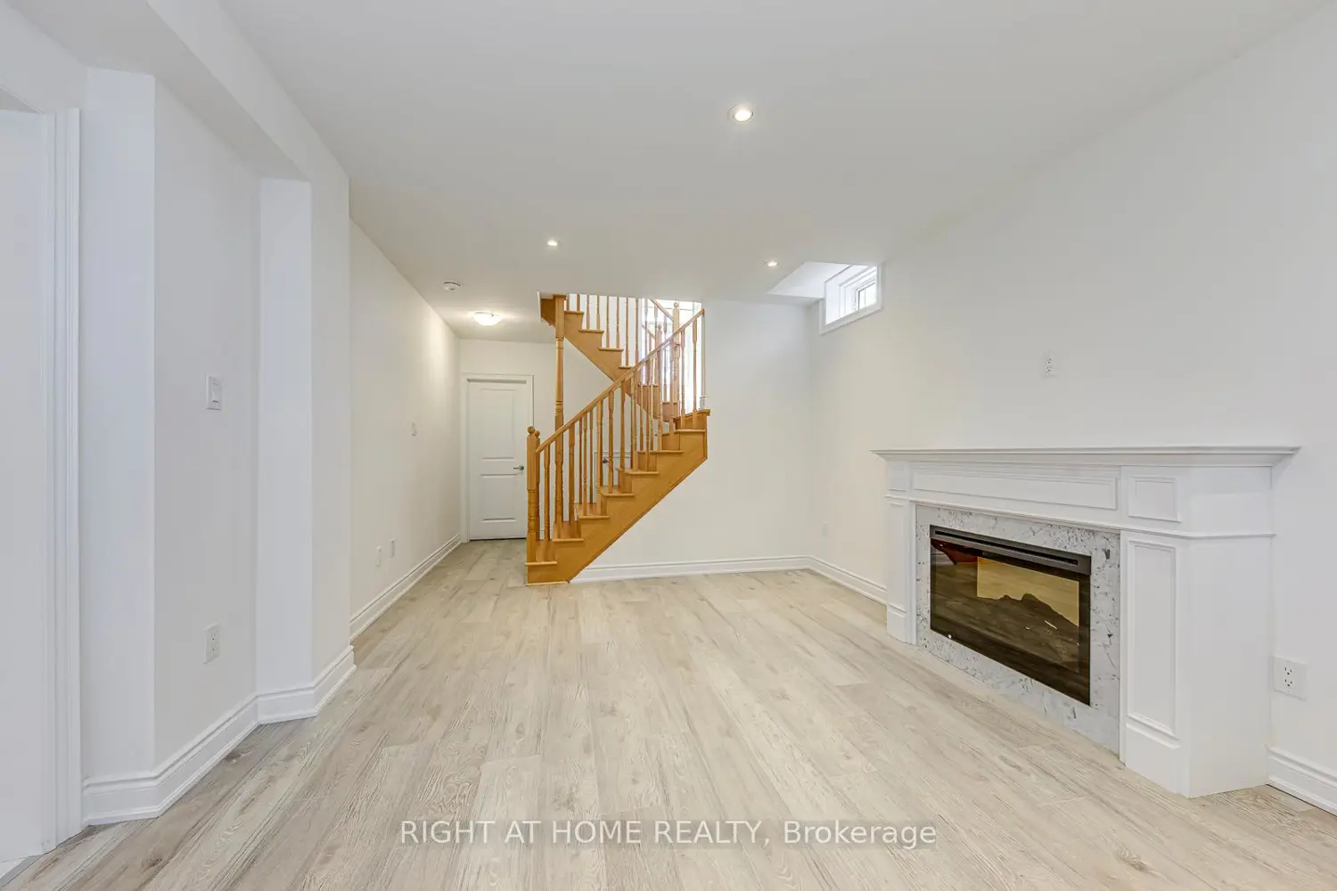 Additional image 17 of 2581 Islington Avenue