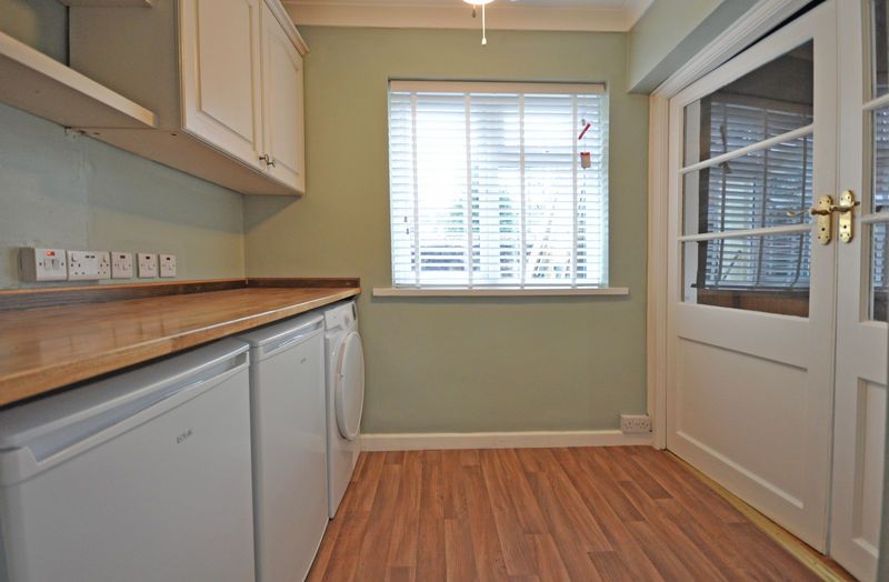 Additional image 8 of 2 bed detached bungalow to rentSuperb Bungalow, Cross Street, Caerleon NP18