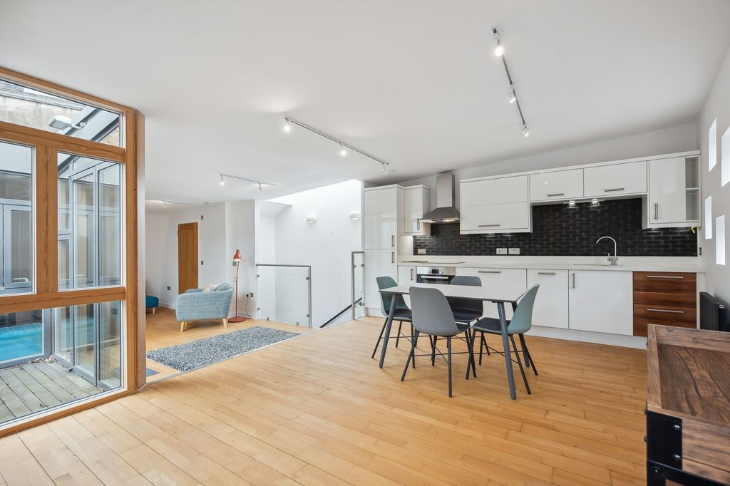 Additional image 8 of 1 bed mews to rentLansdowne Crescent Lane, Kelvinbridge, Glasgow G20