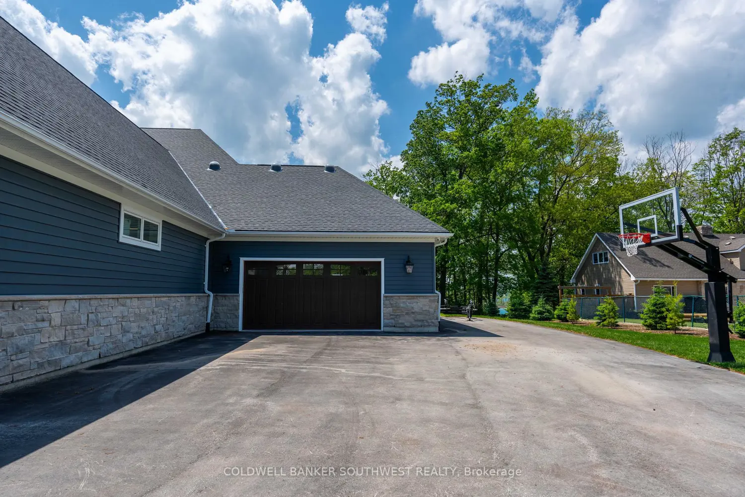 Additional image 4 of 647 St Clair Parkway