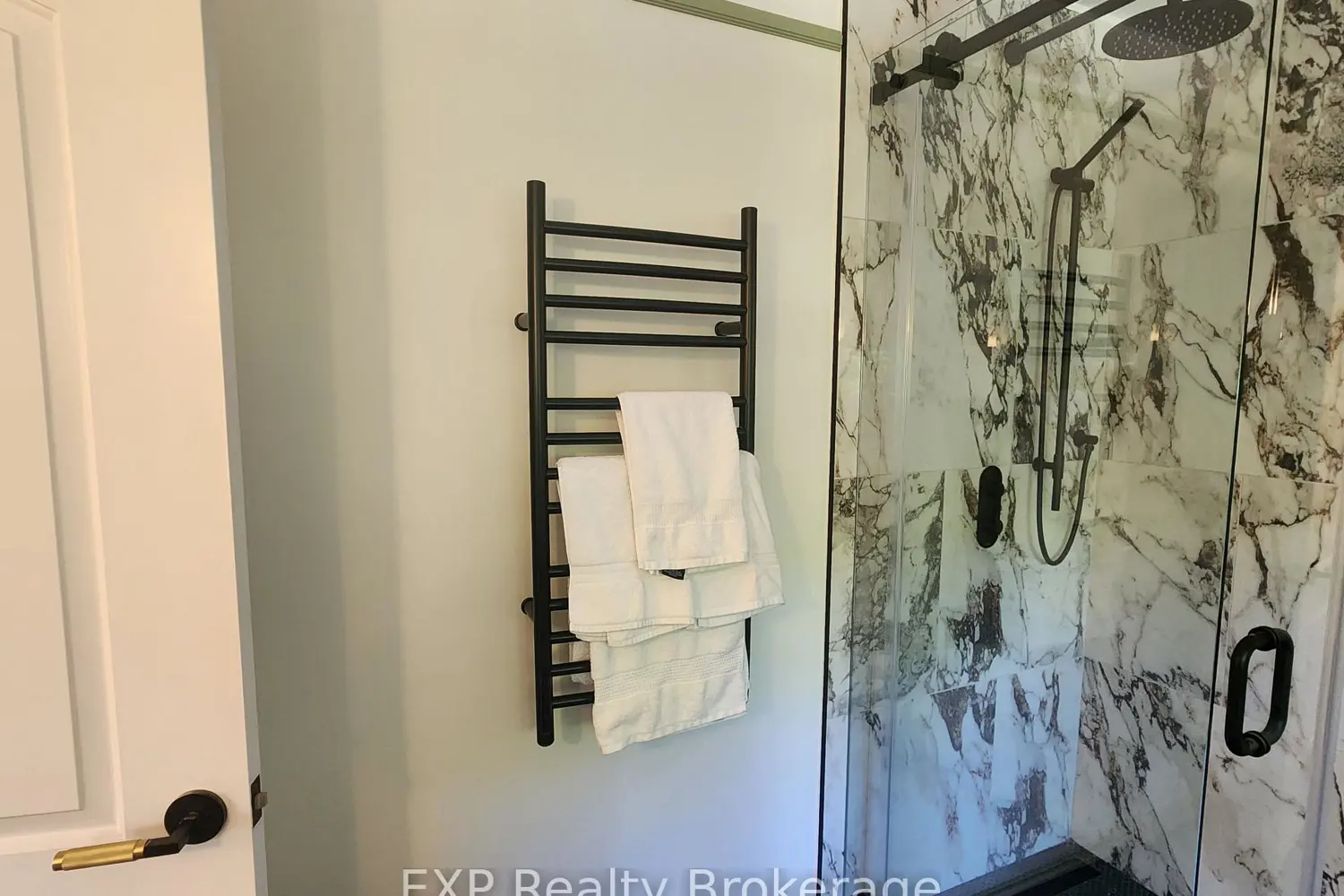 Additional image 19 of 2019 Dundas Street