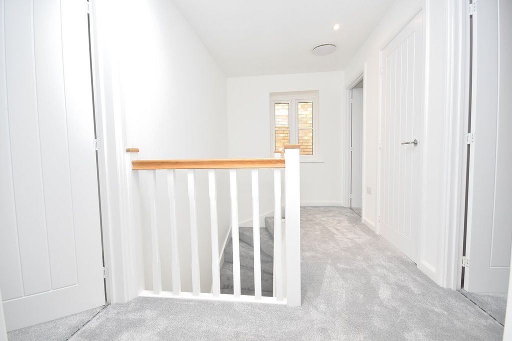 Additional image 16 of 3 bed detached house to rentSandpit Close, Collingtree, Northampton NN4