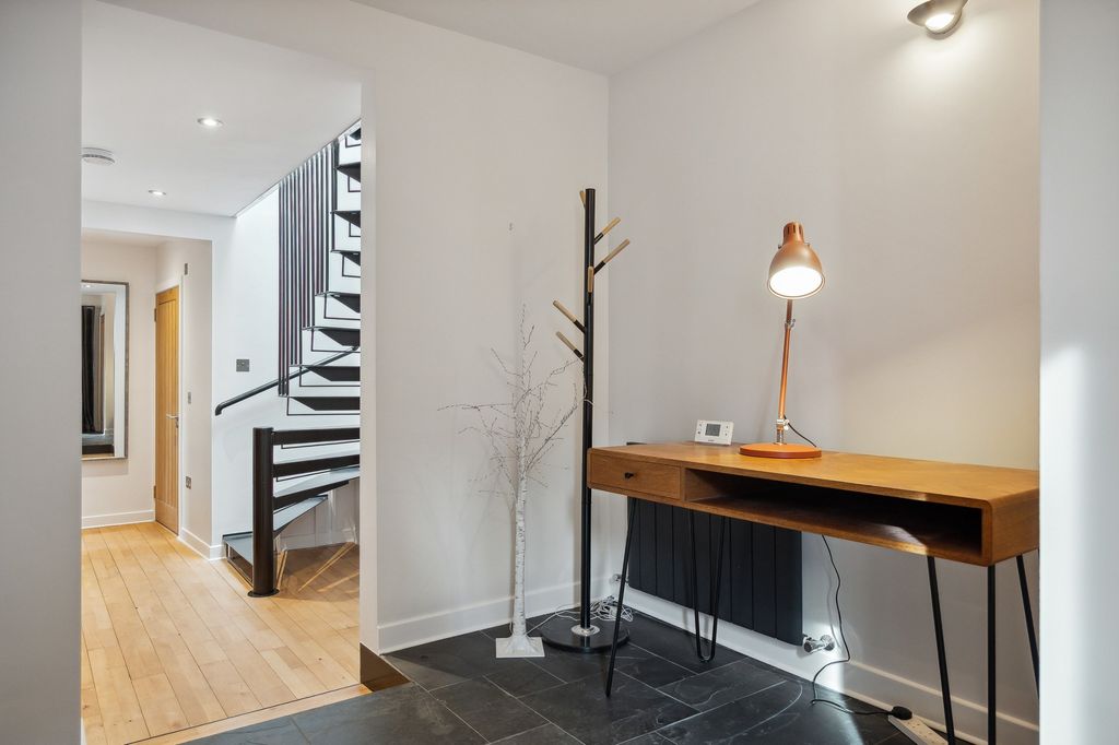 Additional image 24 of 1 bed mews to rentLansdowne Crescent Lane, Kelvinbridge, Glasgow G20