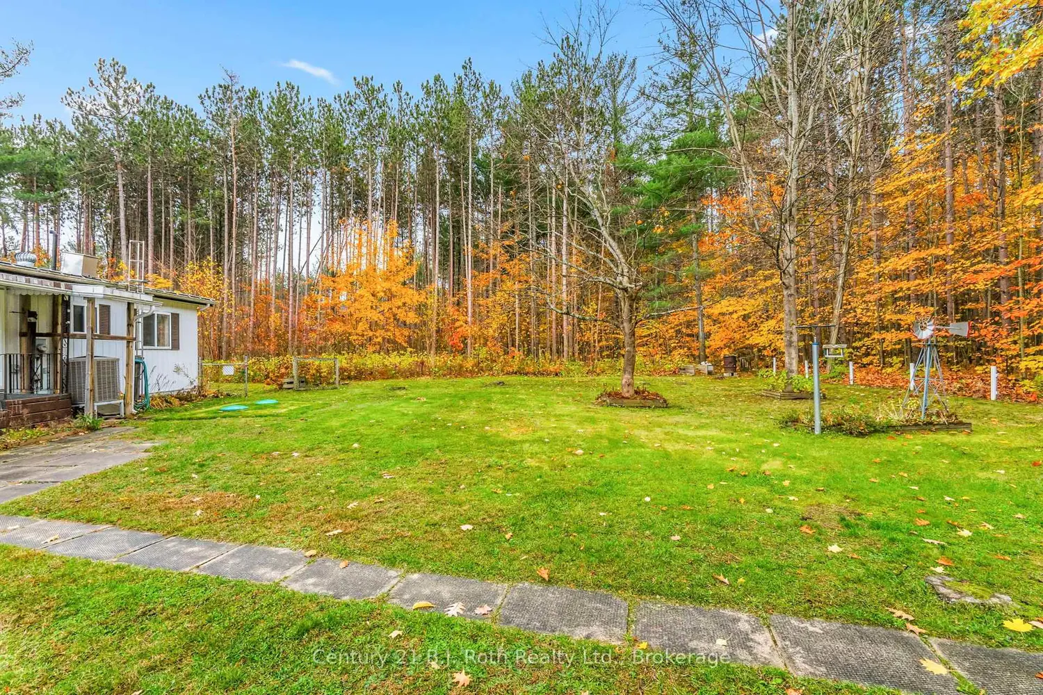 Additional image 16 of 5263 Elliott Side Road 36