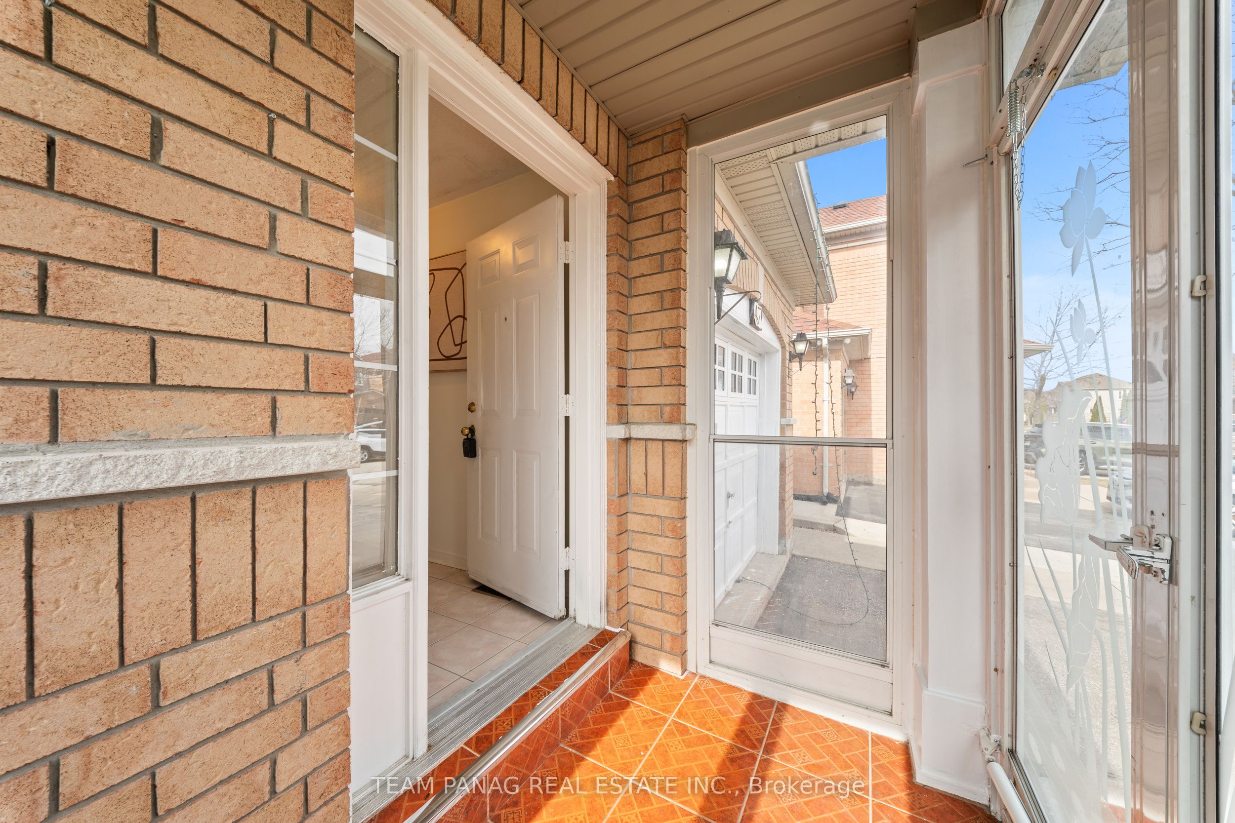 Additional image 4 of 47 Loons Call Crescent, Brampton, ON, L6R 2G4