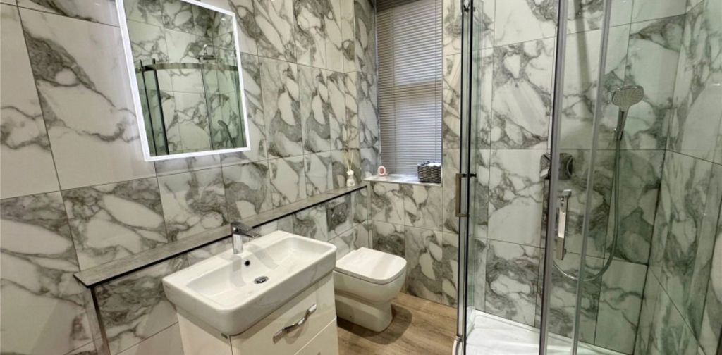 Additional image 4 of 2 bed flat to rentLord Street West, Birkdale, Southport PR8