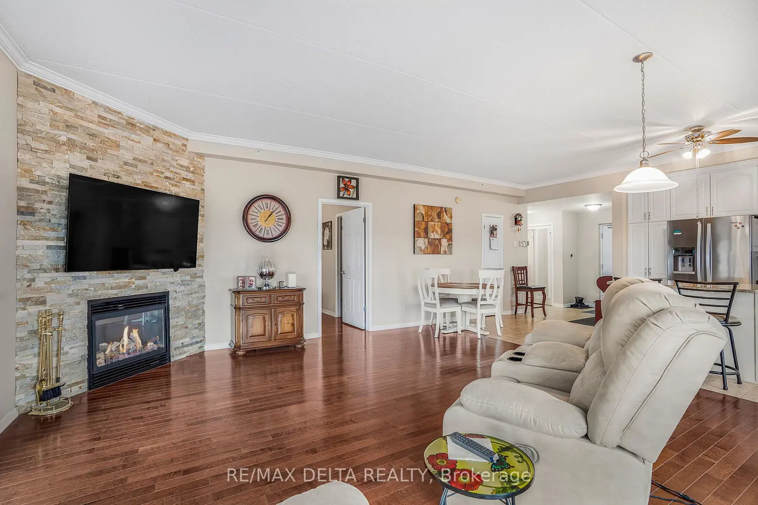 Additional image 3 of 2376 Albert Street 203