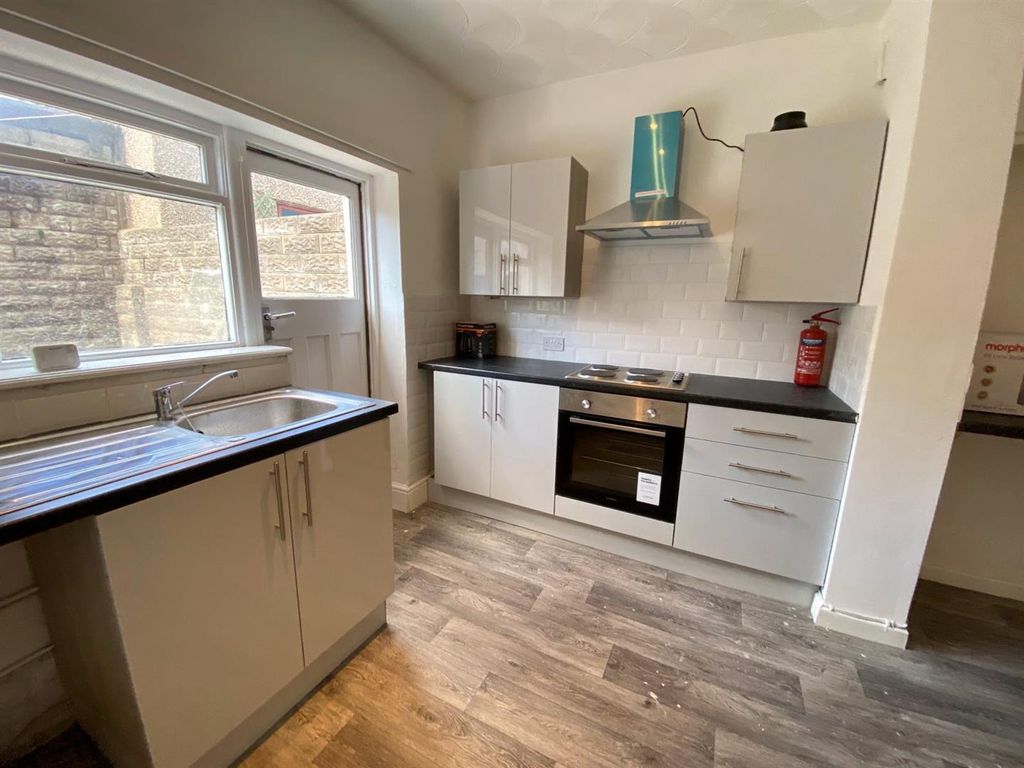 Room to rentQueen Street, Treforest CF37