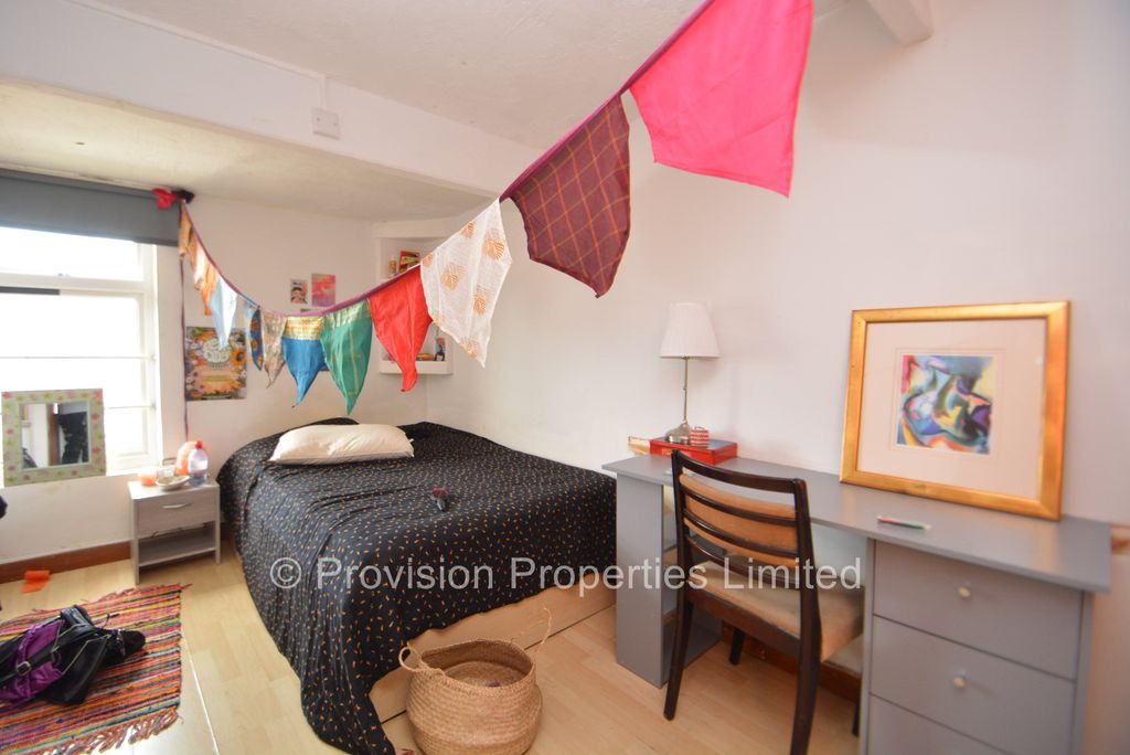 Additional image 10 of 8 bed terraced house to rentManor Drive, Hyde Park, Leeds LS6