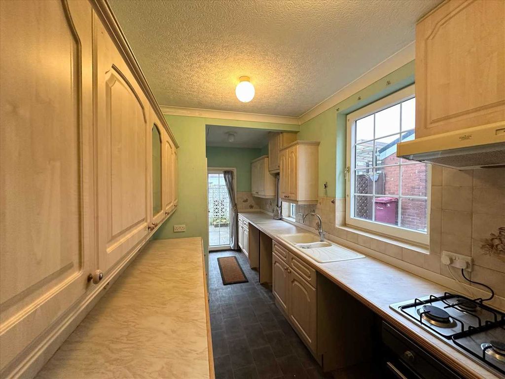 Additional image 7 of 3 bed semi-detached house to rentNewland Drive, Scunthorpe DN15