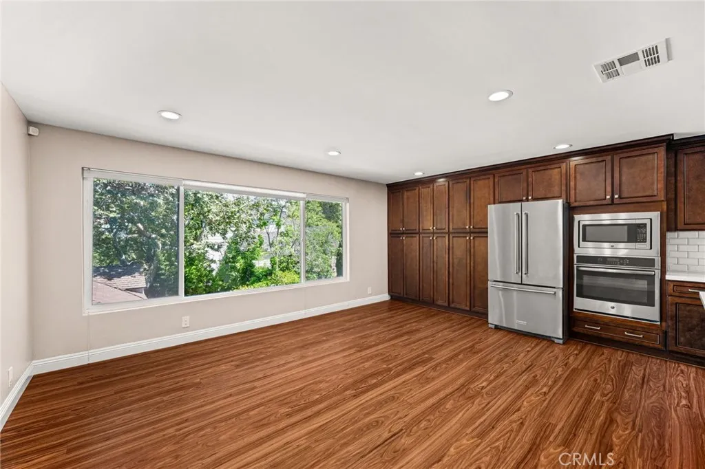 Additional image 79 of 3751 Prestwick Dr, Los Angeles, CA 90027