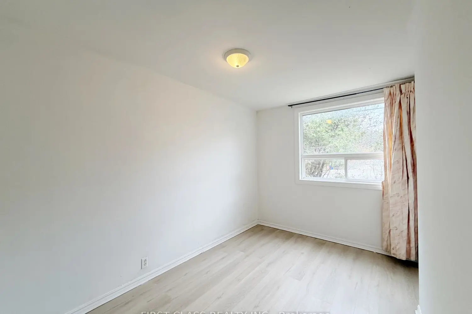 Additional image 3 of 2081 Metro Road