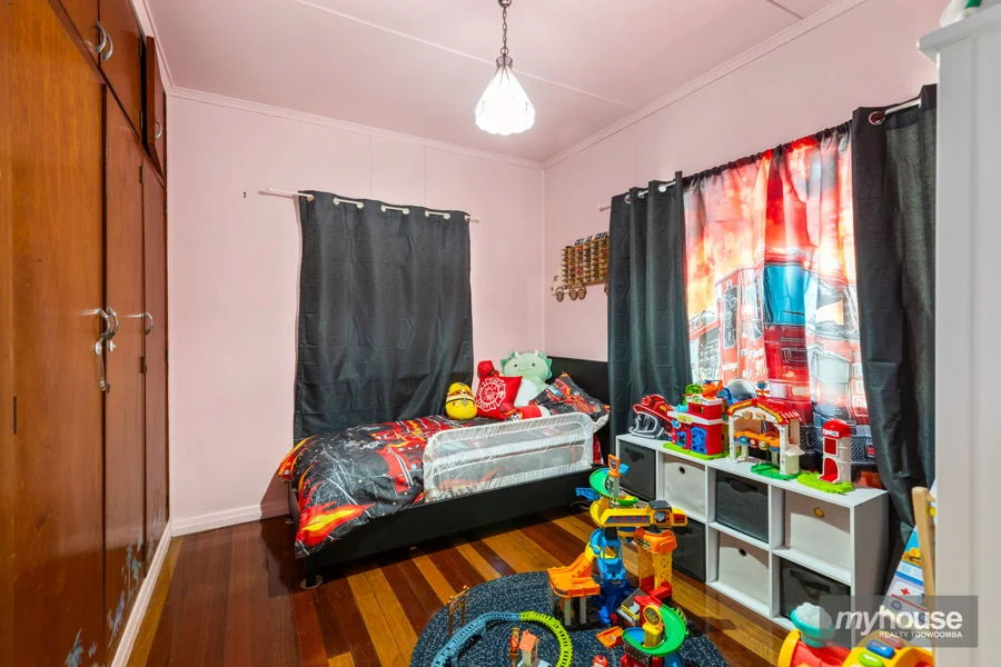 Additional image 7 of 15 Helen Street, Newtown QLD 4350