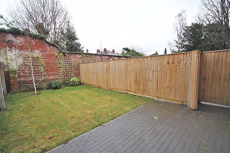 Additional image 17 of 4 bed semi-detached house to rentThe Curve, Welholme Avenue, Grimsby DN32