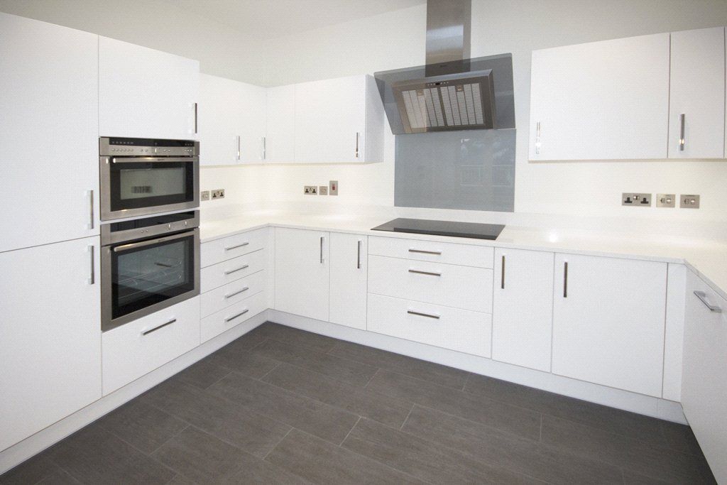 Additional image 2 of 2 bed flat to rentCordier Hill, St Peter Port GY1