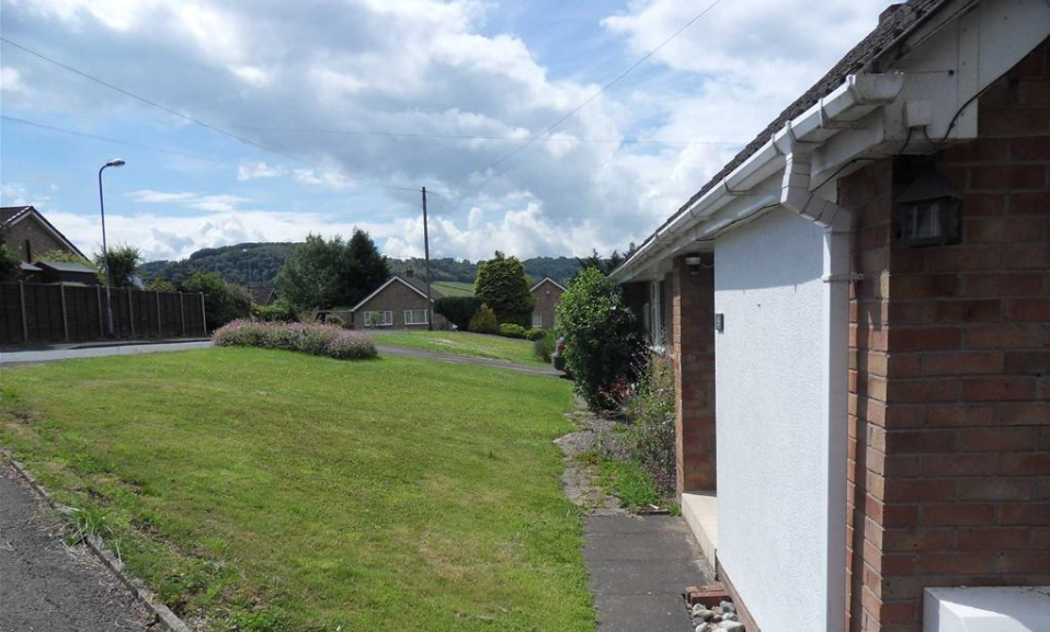 Additional image 2 of 2 bed property to rentGreenlands Close, Monmouth NP25