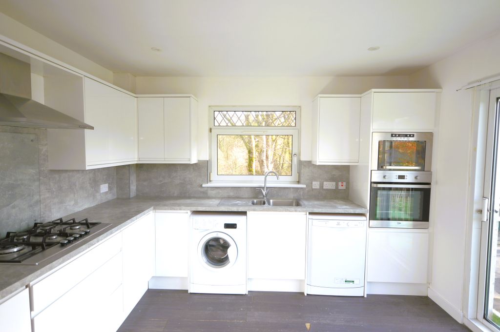 Additional image 5 of 4 bed detached house to rentLinwood Avenue, Glasgow G76