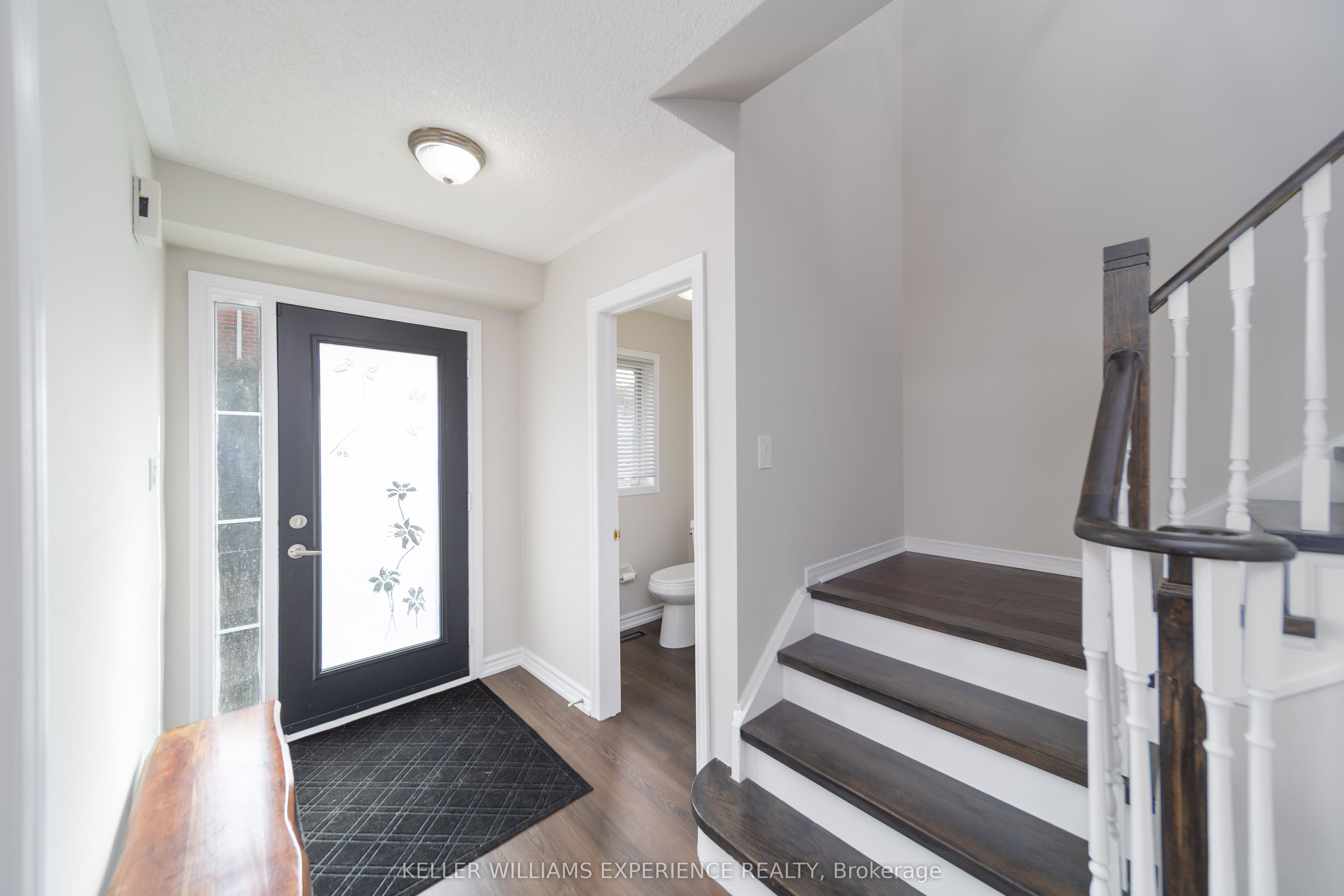 Additional image 3 of 599 Walpole Crescent, Newmarket, ON, L3X 2B5
