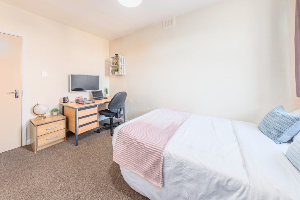 Additional image 19 of 6 bed terraced house to rentFosse Road South, Leicester LE3