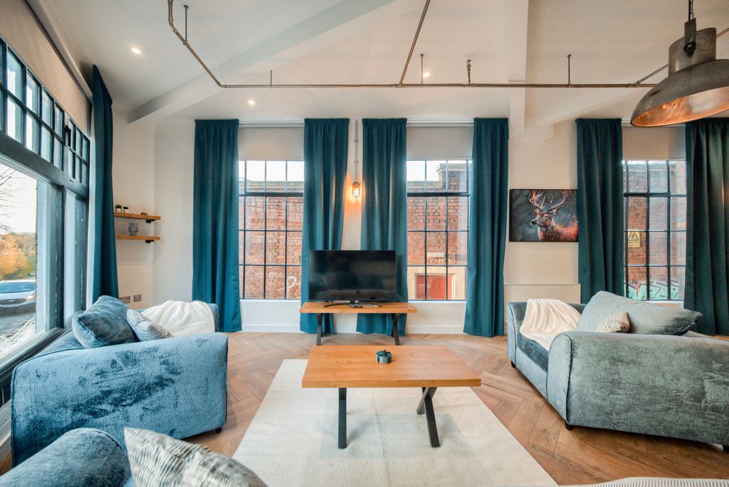 4 bed flat to rentKey Hill B18 photo 3