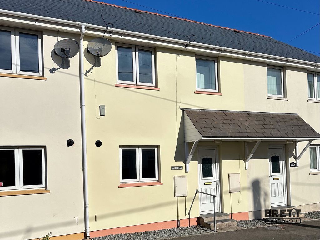 2 bed terraced house to rentGeorge Street, Milford Haven, Pembrokeshire. SA73
