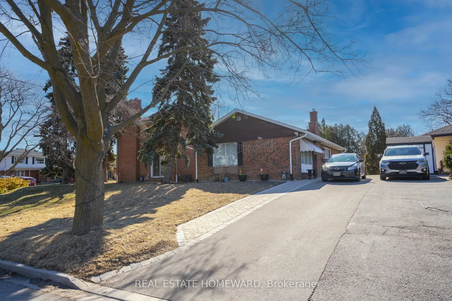 4 Moorecroft Crescent
