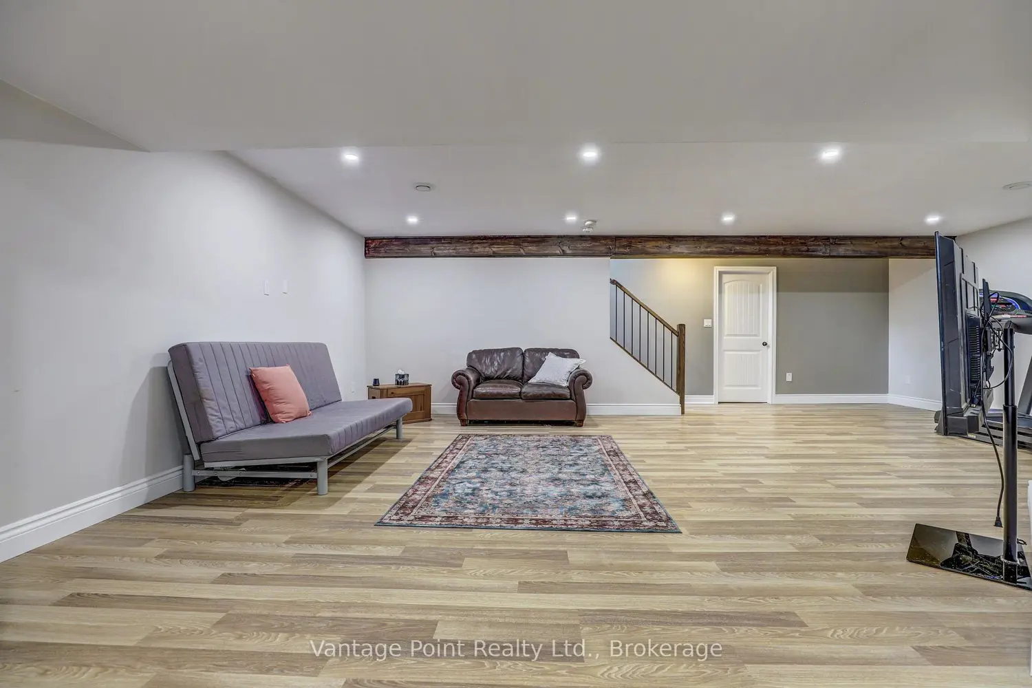 Additional image 14 of 574271 40 Side Road
